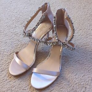 Jewel by Badgley Mischka Gold With Rhinestones Formal Heels Size 10